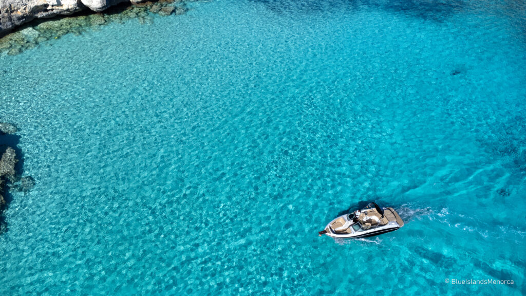 Family-friendly boat excursion in Menorca